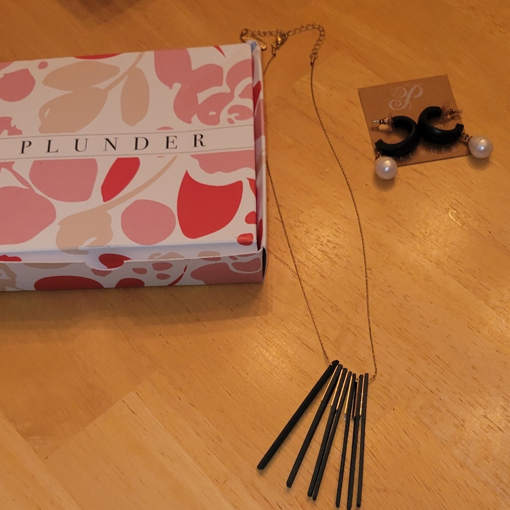 Plunder Green Necklace and Earring set